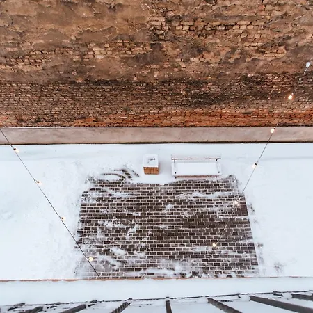 Stylish Latvian-style Near Center, Parks, Cafes & Public Transit Lägenhet