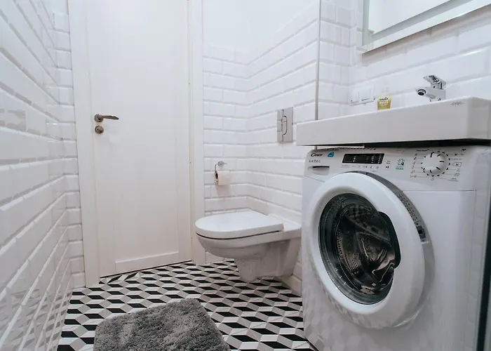 Stylish Latvian-style Near Center, Parks, Cafes & Public Transit *